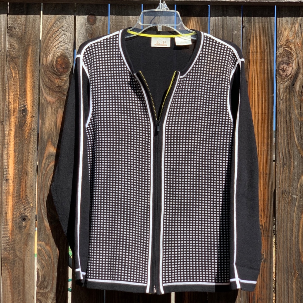 Light Black and White W/Green Detailing Cardigan